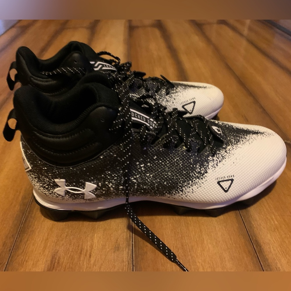 Men Football Cleats. Worn once. We bought the wrong shoes😃🤚🏻